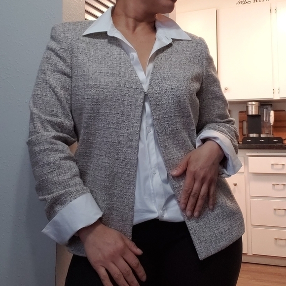 Dana Buchman womens Blazer, SIze 12 Petite. - Picture 6 of 14